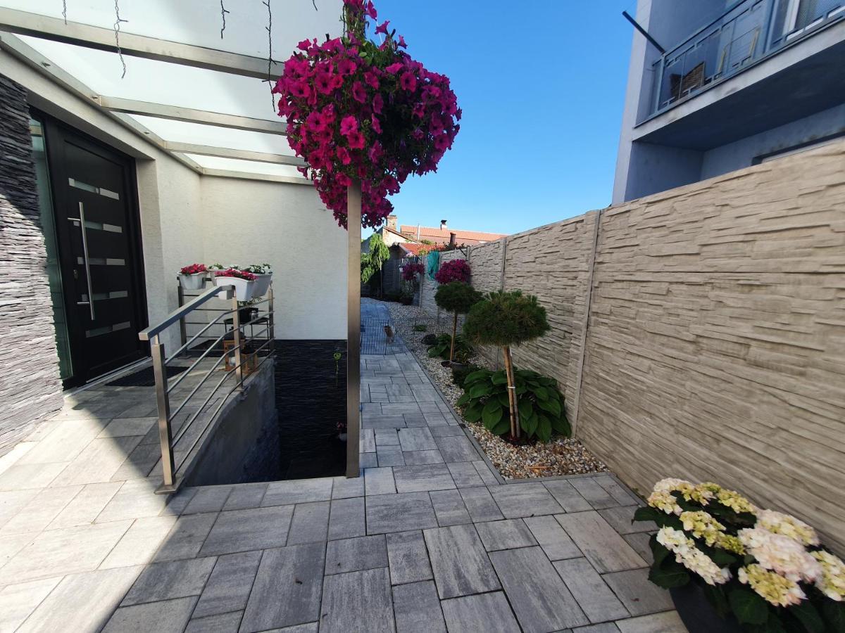 Milan&Eva Apartment Svätý Jur Екстериор снимка